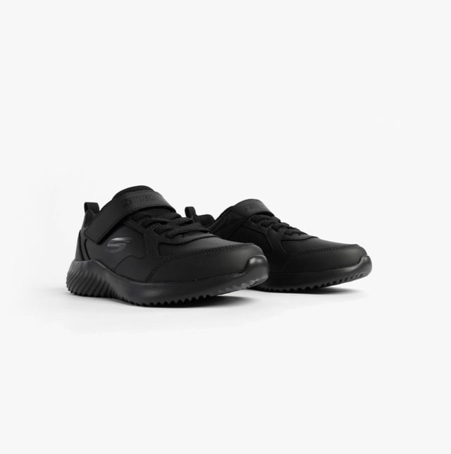 The boys' casual trainers feature a synthetic upper, textile lining, and rubber sole. Lightweight and comfortable with a low-top design, ideal for everyday wear