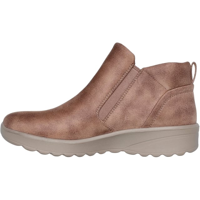 Stijlvolle looks en gezellige warme comfort komen samen in de Skechers Lovely Vibe Fall In Bloom. Deze enkellaars met rits heeft een microlederen bovenwerk en een gevoerde Skechers Air-Cooled Memory Foam inlegzool.