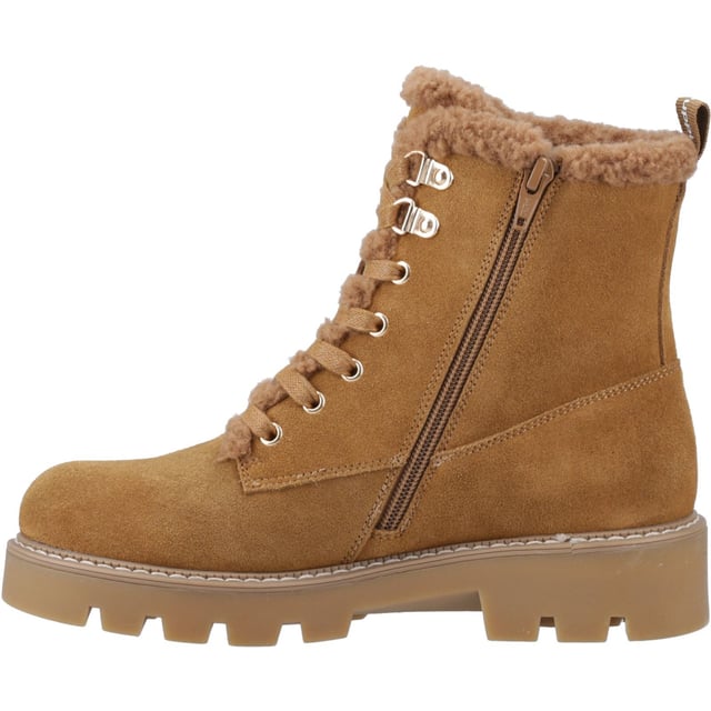 A chunky sole, lace detail and cosy fleece lined ankle boot, the Aurelia will keep you comfy, cosy and looking great on those chilly winter walks