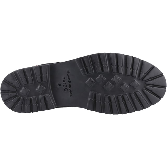 De Moore Boot combineert tijdloze chukka-stijl met modern comfort. Gemaakt van zacht nubuckleer met een leren hielcounter, gevoerde binnenzool en lichtgewicht Zero G-technologie, is het de perfecte chukka boot voor het winterseizoen.