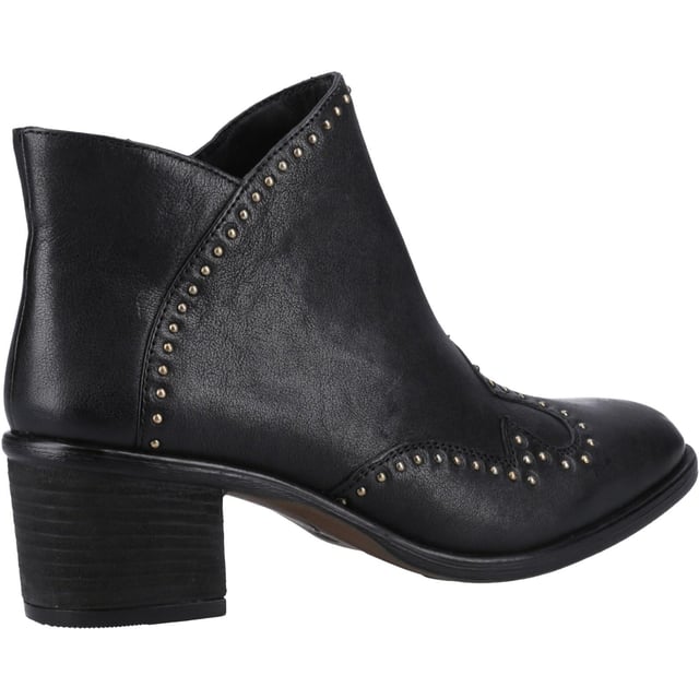With it's Western studded detailing, memory foam insole, and inside zip for easy on and off the Waverly is a great choice for those chilly winter days