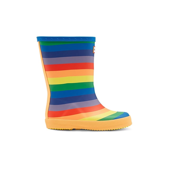 Featuring a vibrant and fun rainbow design,  this kids boot is perfect for puddle splashing. Handcrafted from natural rubber, a flat sole and rounded toe gives little feet room to move and the soft recycled polyester lining ensures complete comfort.