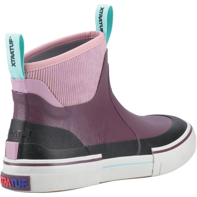 The Ankle Deck Boot collection has been crafted specifically for off-shore anglers. The ADB is a great option for anyone looking for non-slip and waterproof footwear for like on land or on the water.
