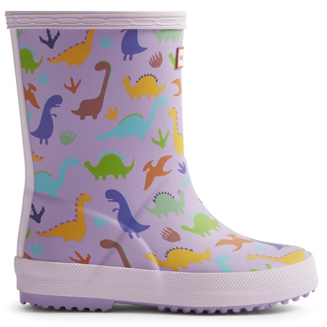 The Kids First Classic Rain Boot has been updated with a fun dinosaur print and is perfect for puddle splashing. Handcrafted from natural rubber, a flat sole and rounded toe gives little feet room to move.