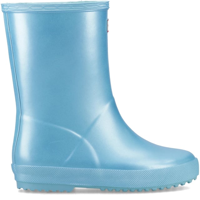 Handcrafted using a unique process exclusive to Hunter, the shimmering Kids First Nebula Boot is perfect for puddle splashing. A flat sole and rounded toe gives little feet room to move and the soft cotton lining ensures complete comfort.