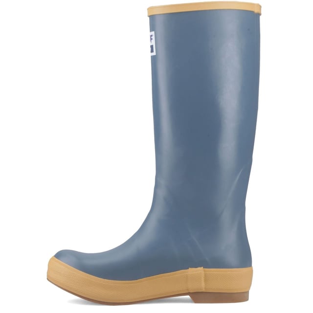 An Alaskan staple in the commercial fishing industry, the Legacy Boot provides commercial fishermen flexible, all-day comfort and the best protection against the broadest range of acids, corrosives, and contaminants