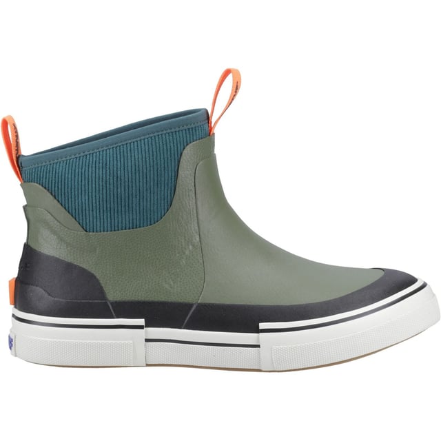 The Ankle Deck Boot collection has been crafted specifically for off-shore anglers. The ADB is a great option for anyone looking for non-slip and waterproof footwear for like on land or on the water.