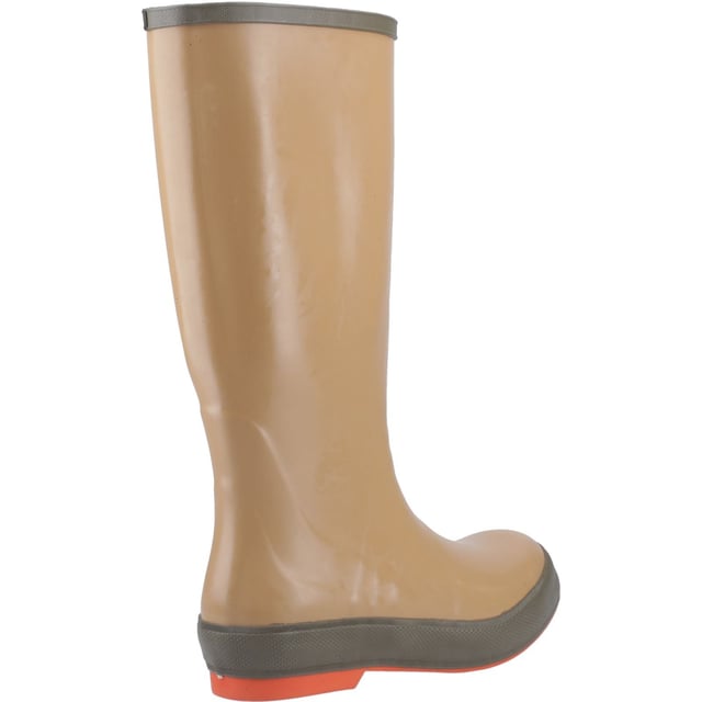 An Alaskan staple in the commercial fishing industry, the Legacy Boot provides commercial fishermen flexible, all-day comfort and the best protection against the broadest range of acids, corrosives, and contaminants
