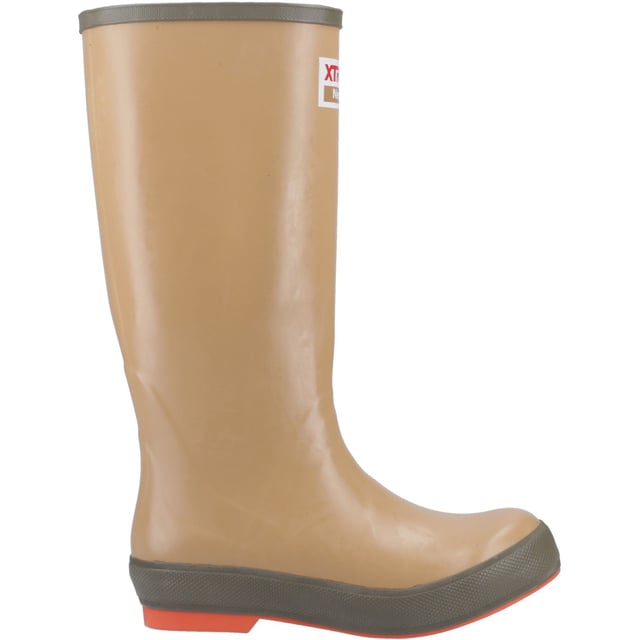 An Alaskan staple in the commercial fishing industry, the Legacy Boot provides commercial fishermen flexible, all-day comfort and the best protection against the broadest range of acids, corrosives, and contaminants