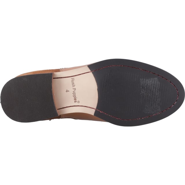 Hush Puppies Colette Leder Damen Tan Flache Chelsea-Stiefel Jetzt auch in Überweite erhältlich! Eine großartige, trendige Wahl für den Alltag, aber mit dem klassischen Chelsea-Boot-Stil. In unserem Colette-Boot bleiben Sie dank des bequemen Textilinliners und des komfortablen Innenfutters aus Memory-Schaum den ganzen Tag über bequem.