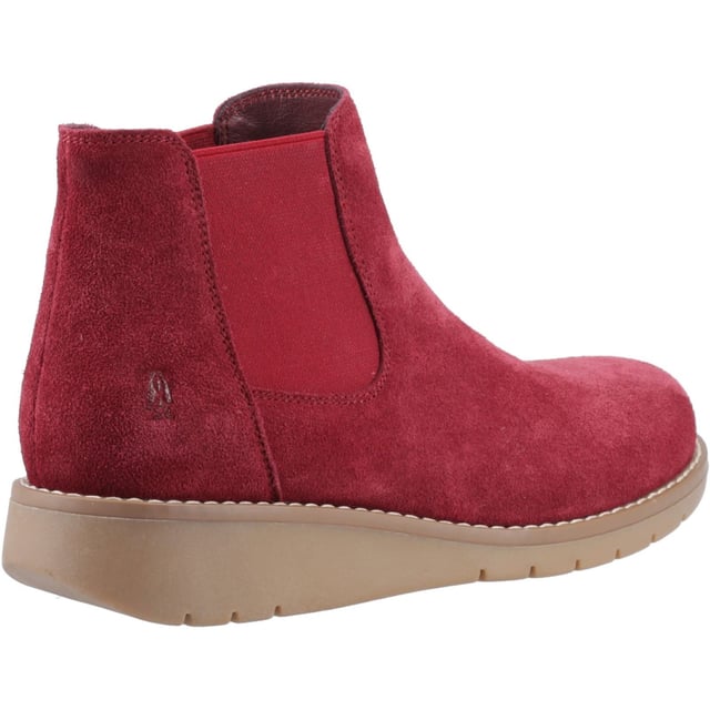Hush Puppies Leonie Suede Women's Burgundy Flat Chelsea Boots Bringing style and comfort together with the Leonie Boot - a real suede chelsea ankle boot featuring a cosy fleece lining, memory foam insole, and WorryFree water repellent protection. Seriously cosy and effortlessly chic.