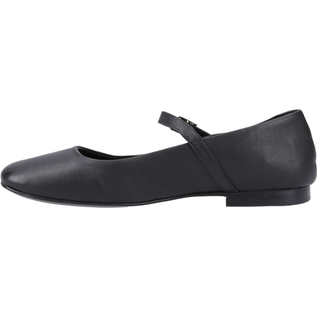 The Pasha Ballerina is a stylish and practical must-have for festive occasions. Made from premium leather with a soft padded insole, flexi outsole, and chic buckle strap. It even folds to fit in your handbag for added comfort at every party!