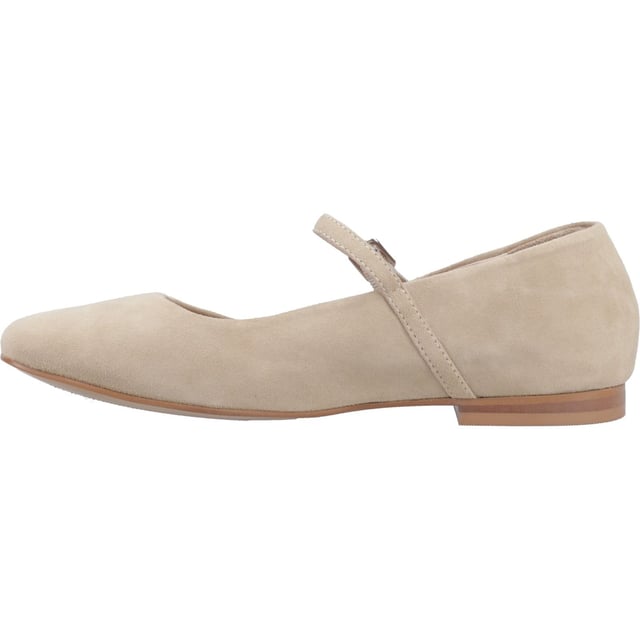 The Pasha Ballerina is a stylish and practical must-have for festive occasions. Made from premium suede with a soft padded insole, flexi outsole, and chic buckle strap. It even folds to fit in your handbag for added comfort at every party!