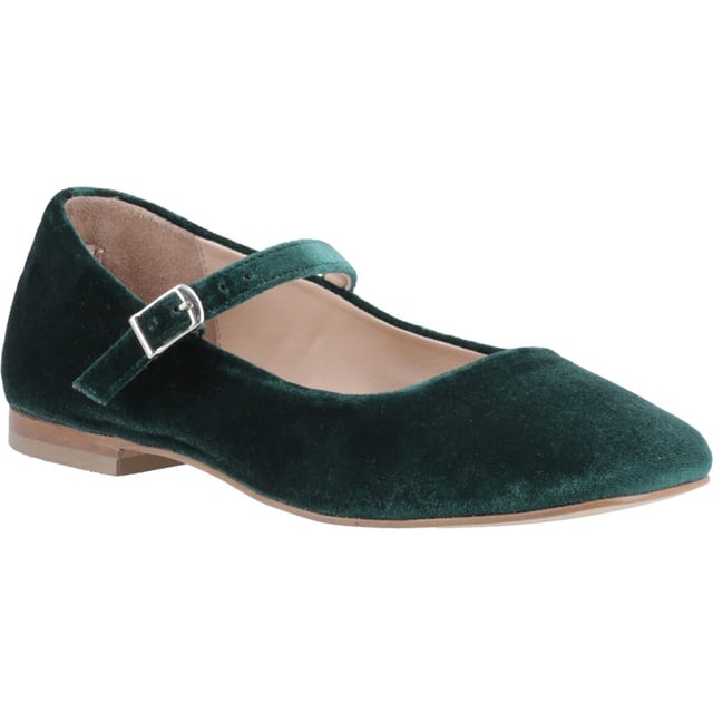 The Pasha Ballerina is a stylish and practical must-have for festive occasions. Made from plush velvet with a soft padded insole, flexi outsole, and chic buckle strap. It even folds to fit in your handbag for added comfort at every party!