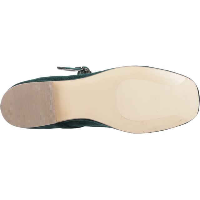The Pasha Ballerina is a stylish and practical must-have for festive occasions. Made from plush velvet with a soft padded insole, flexi outsole, and chic buckle strap. It even folds to fit in your handbag for added comfort at every party!