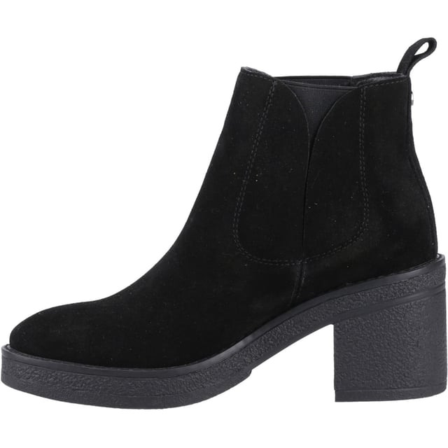 Hush Puppies Felicia Suede Women's Black Heeled Chelsea Boots Say hello to effortless style with the Felicia Boot! Crafted from real suede, this ankle boot boasts a cosy fleece lining, block heel, and WorryFree water repellent protection - perfect for all-day wear. Walk more and worry less in style.