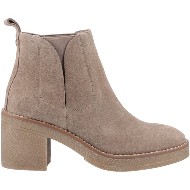 Hush Puppies Felicia Suede Women's Taupe Heeled Chelsea Boots Say hello to effortless style with the Felicia Boot! Crafted from real suede, this ankle boot boasts a cosy fleece lining, block heel, and WorryFree water repellent protection - perfect for all-day wear. Walk more and worry less in style.