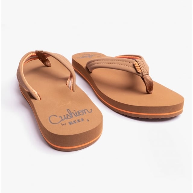 Lightweight synthetic flip-flops with rubber soles, wide fit, arch support, and a round toe. Ideal for casual wear, offering comfort and a flat heel for all-day ease