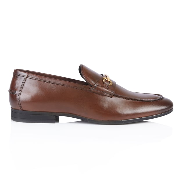 These men's loafers feature a leather upper, textile lining, and rubber sole with a slip-on design and almond-shaped toe, offering comfortable wear for formal occasions