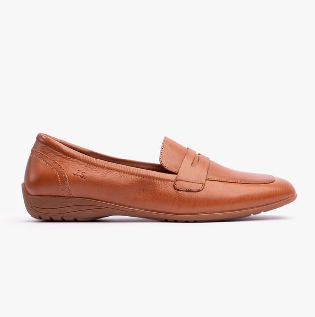 Estos mocasines de cuero cuentan con un forro transpirable, punta redonda, diseño sin cordones y un tacón plano, brindando comodidad y facilidad para el uso cotidiano.