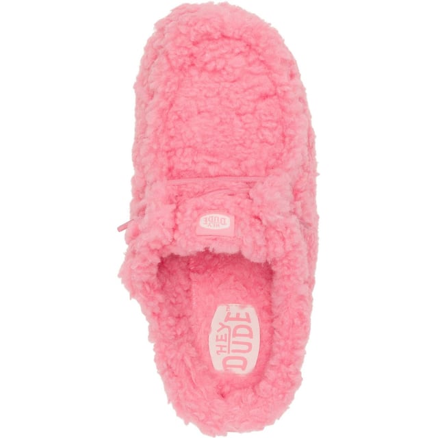 Mache dich bereit, ultimativen Komfort mit den brandneuen Wendy Slipper von HEYDUDE zu erleben! Hergestellt aus weichen, gemütlichen Materialien, sind diese Hausschuhe so konzipiert, dass sie deine Füße in Wärme hüllen und somit der perfekte Begleiter für kalte Tage draußen oder gemütliche Nächte drinnen sind.