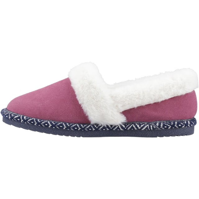 Featuring a real suede upper, memory foam insole and cosy faux fur the Ariel slipper is the perfect choice to keep your toes toasty all winter long