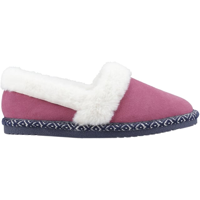 Featuring a real suede upper, memory foam insole and cosy faux fur the Ariel slipper is the perfect choice to keep your toes toasty all winter long