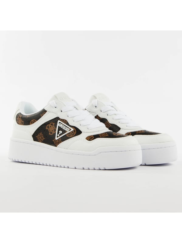 Basket Guess Urban Femme Weiß Leder. Authentischer Schuh der Marke Guess - Streetwear/Sportswear-Design von Guess - Guess für Frauen, modisch und perfekt für den Alltag - Die weißen Basket Guess lassen sich hervorragend mit dem Rest Ihrer Garderobe kombinieren - Bequeme Lederqualität - Klassische Schnürsenkel - Urban - Synthetik