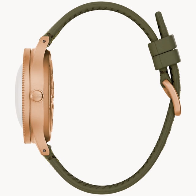 This Bulova Archive Series Mil Ships 150th Anniversary Edition Analogue Watch for Men is the perfect timepiece to wear or to gift. It's Bronze 41 mm Round case combined with the comfortable Green Silicone watch band will ensure you enjoy this stunning timepiece without any compromise. Operated by a high quality Quartz movement and water resistant to 20 bars, your watch will keep ticking. Honoring Bulova’s military legacy and a rare 1957 U.S. Navy prototype, the Special Edition MIL-SHIPS Bronze celebrates Bulova’s 150th Anniversary. This Analogue watch is equipped with a Luminous Hands and a Screw Down Crown High quality Green Silicone strap, measuring 21 cm in length and 18 mm in width, with a Buckle. Case diameter: 41 mm,case thickness: 14 mm, case colour: Bronze and dial colour: Green