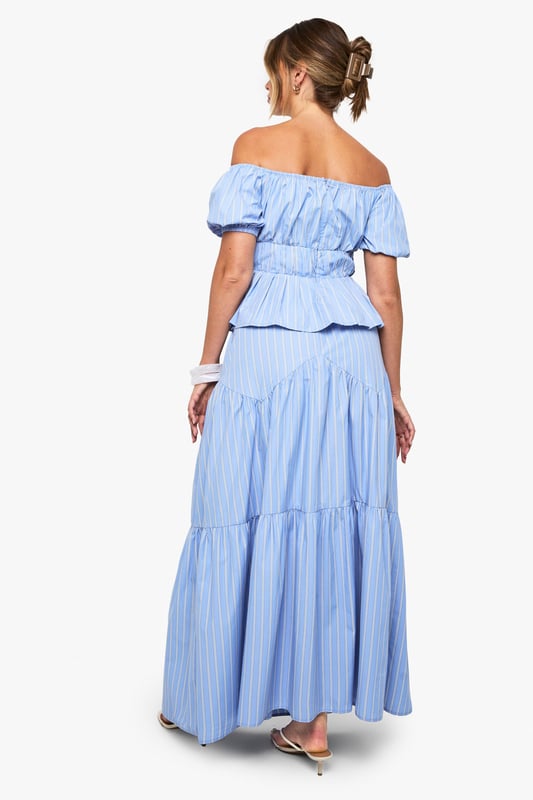 Skirts are the statement separate in every wardrobe This season it's all about having fun with your hemline. Mix it up in minis, midis and maxis or go matchy-matchy and co-ordinate with a crop top. Push the boundaries in pleated pastels and fondant shade full circle styles, updating with a holographic clutch for a cool colour clash. Flirt with the skirt for your favourite every day and evening ensembles.