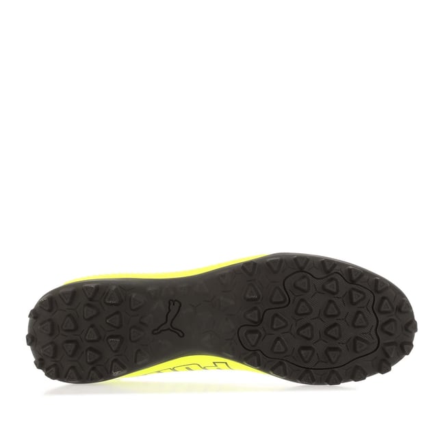 The PUMA Finesse LL features a soft synthetic upper and a comfortable laceless slip-on construction. It allows all players to finesse the ball into the net.