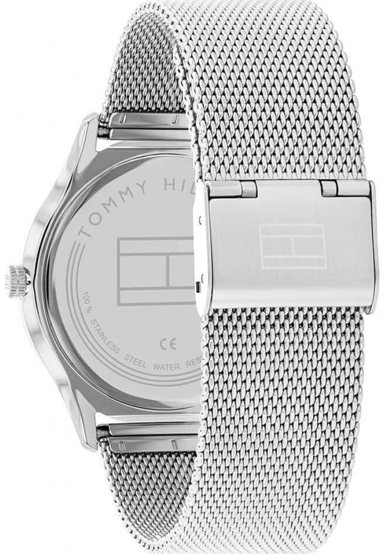 As we have come to expect from a manufacturer as highly regarded as Tommy Hilfiger, you get a watch that will last the test of time. All Tommy Hilfiger watches have been manufactured using strong and durable parts to keep your brand new  1710468 Mens Watch ticking away on your wrist for many years to come.  Dimensions (cm): 10x10x5