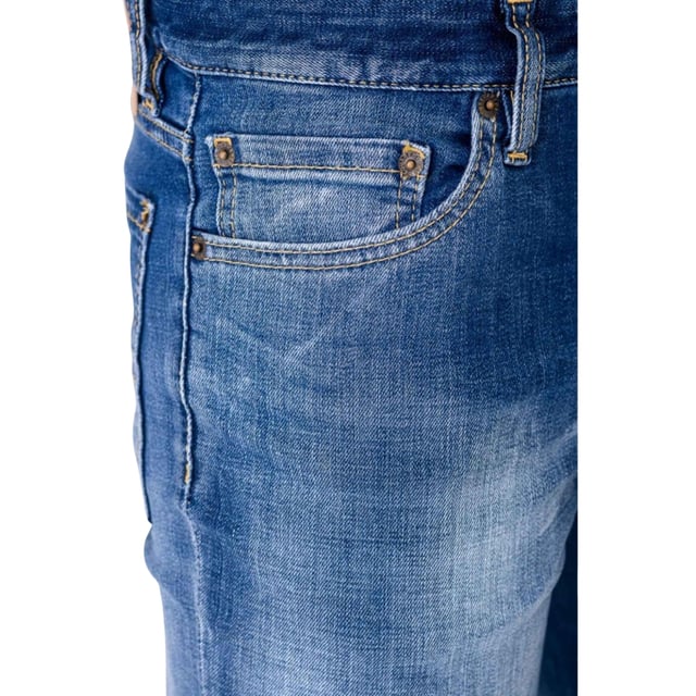 DSQUARED2 Slim Cropped Jeans in navy blue combine style and comfort with a modern slim fit and cropped length, perfect for a contemporary look. Crafted from 99% cotton and 1% elastane, these jeans offer durability with a slight stretch for ease of movement. Their premium denim fabric ensures long-lasting wear, while the sleek design makes them versatile for both casual and smart-casual occasions. Elevate your wardrobe with these stylish, comfortable jeans that blend classic craftsmanship with a trendy edge