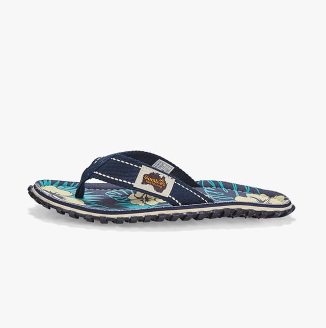 Recycled cotton canvas upper with a breathable lining and recycled rubber sole create lightweight, comfortable flip-flops. Designed with a toe post and round shape for casual wear