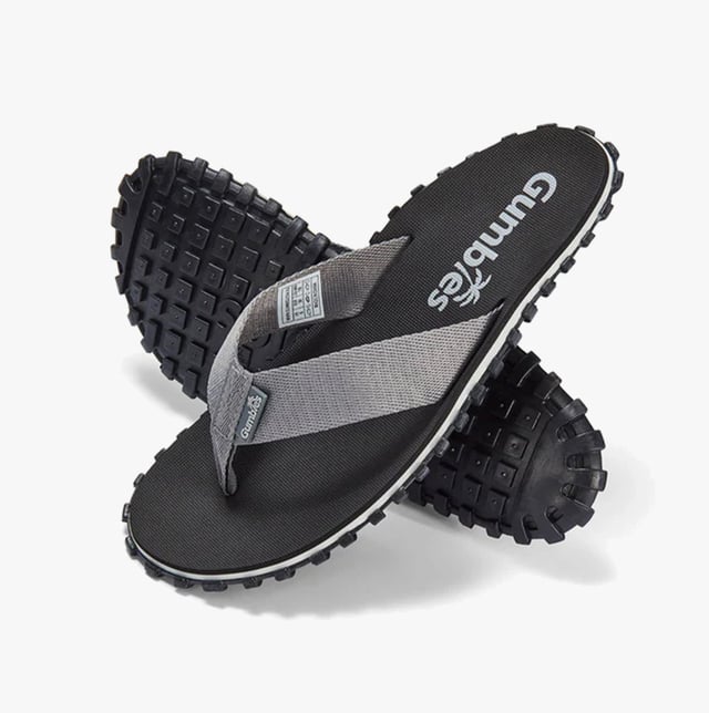 Unisex waterproof flip-flops with a toe post design feature recycled rubber soles, breathable EVA lining, and recycled PET uppers, ideal for casual, lightweight comfort