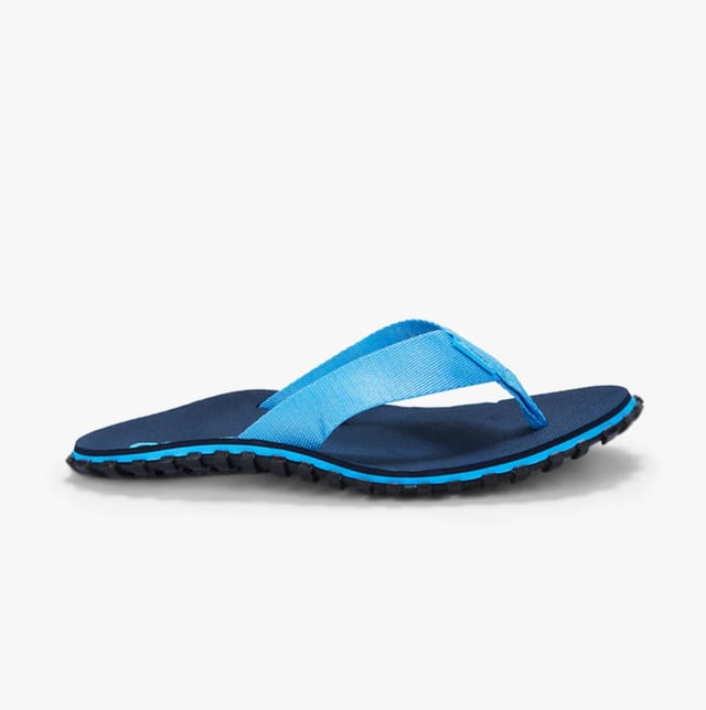 This unisex waterproof flip-flop features a recycled PET upper, EVA lining, and recycled rubber sole. Lightweight and breathable, ideal for casual wear with a comfortable slip-on design