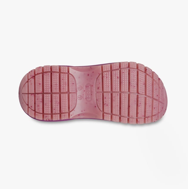 These women's slip-on clogs feature Croslite material for comfort and breathability, a platform heel, and a round toe, ideal for casual wear and all-day comfort