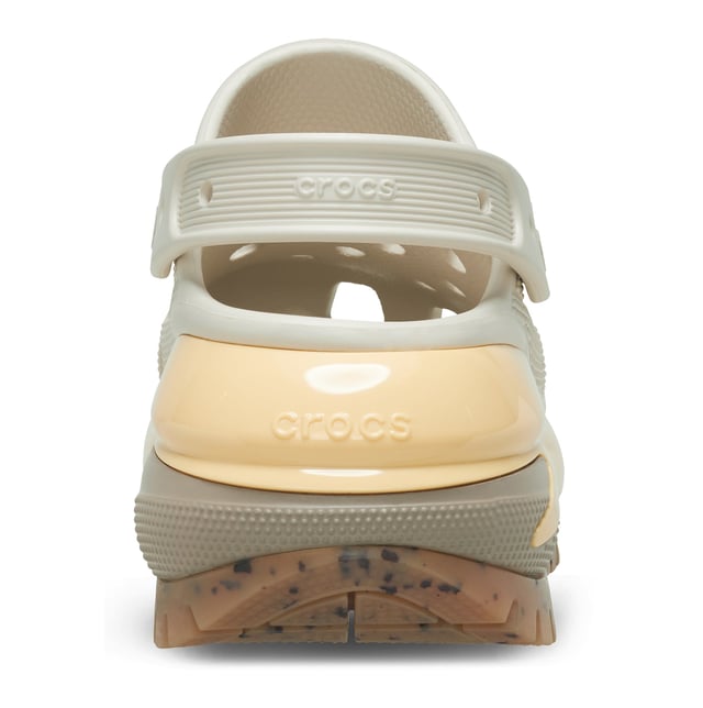These unisex clogs feature a synthetic upper and lining with a rubber sole, a platform heel, and a round toe. Designed for comfort and breathability, ideal for casual wear