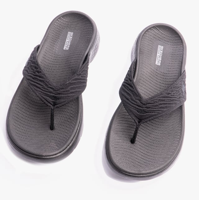 Knit upper slip-on sandals with a platform heel, rubber lining and sole, offering comfort and a relaxed fit. Ideal for casual wear and vegan-friendly styling