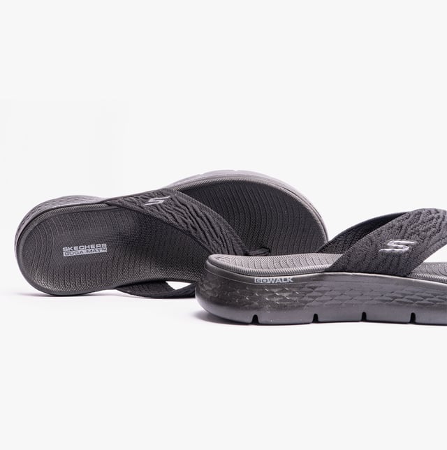 Knit upper slip-on sandals with a platform heel, rubber lining and sole, offering comfort and a relaxed fit. Ideal for casual wear and vegan-friendly styling