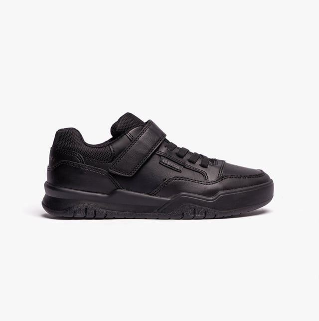 These boys' school shoes feature a synthetic upper, textile lining, and rubber sole for durability. With a lace-up closure and round toe, they provide comfortable, everyday wear