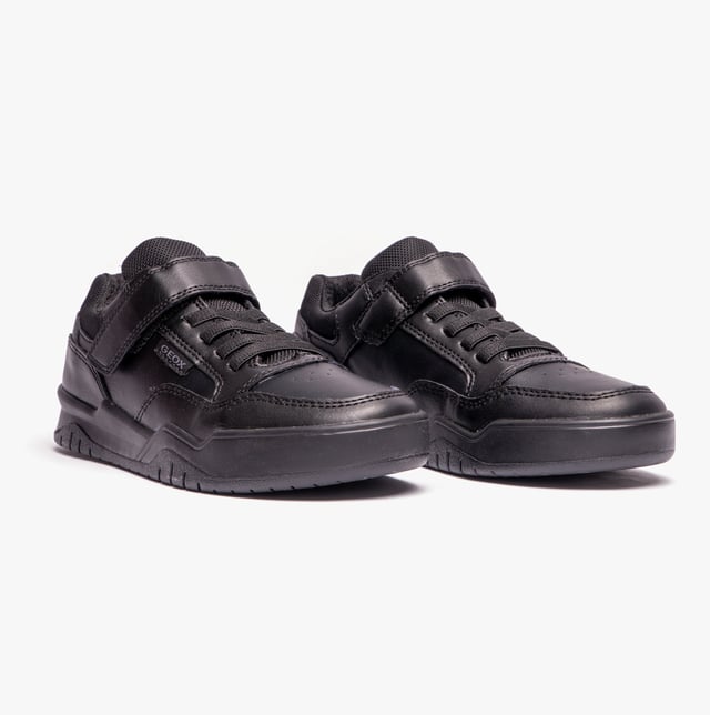 These boys' school shoes feature a synthetic upper, textile lining, and rubber sole for durability. With a lace-up closure and round toe, they provide comfortable, everyday wear