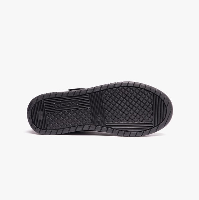 These boys' school shoes feature a synthetic upper, textile lining, and rubber sole for durability. With a lace-up closure and round toe, they provide comfortable, everyday wear