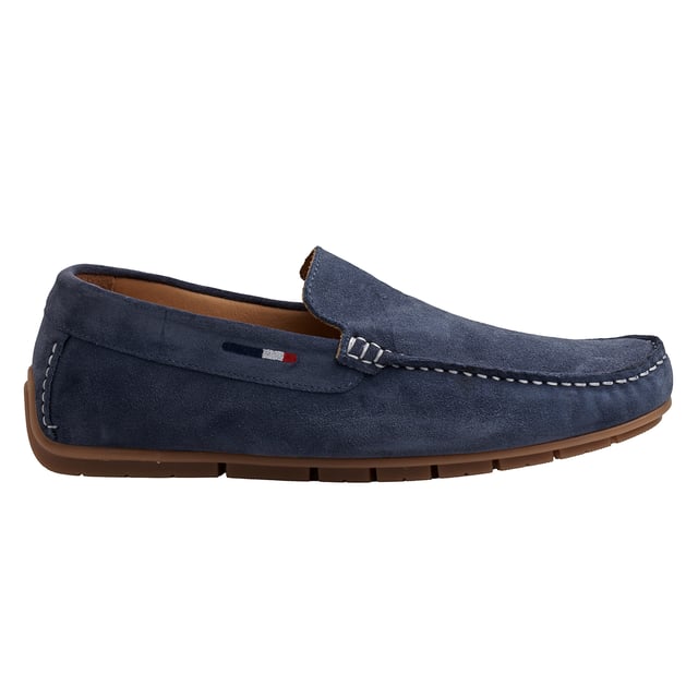 Suede loafers with a timeless design and maximum comfort.\n\n These US Polo Assn. loafers combine casual elegance and versatility to accompany you throughout your everyday life. Crafted from genuine suede, they stand out for their relaxed and refined style, ideal for an effortlessly polished look.\n\n Details:\n - Genuine suede upper.\n - Slip-on loafer design.\n - Lined interior.\n - Visible seams and meticulous finishes.\n - Flexible rubber sole with grooves.\n\n A shoe designed for those who value classic sophistication with timeless comfort. Men's loafers are perfect for pairing with chinos, Bermuda shorts, or jeans for any casual occasion.\n Composition: Exterior: Suede; Interior: Faux Leather; Sole: Synthetic\n Care:\nBrush with a suede brush to keep clean.\n Apply protective spray before use.\n Avoid water and air dry if it gets wet.\n Do not use soap or liquid products.