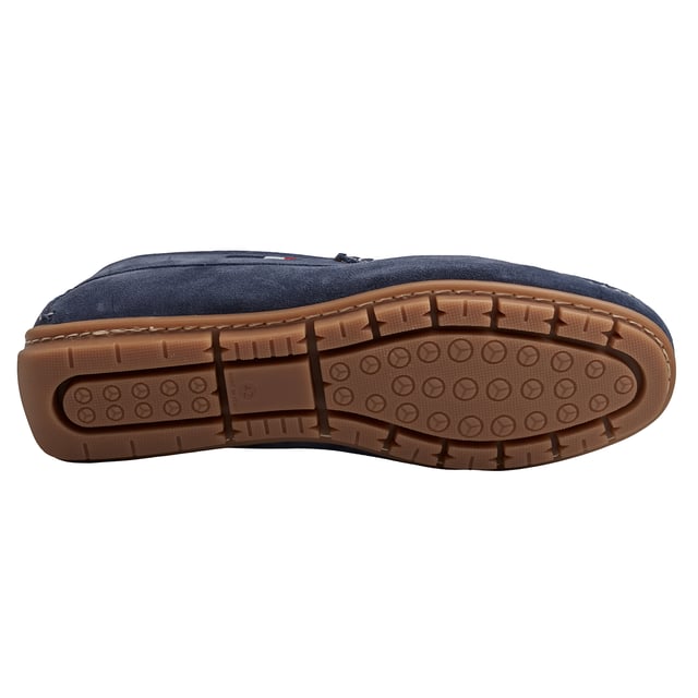 Suede loafers with a timeless design and maximum comfort.\n\n These US Polo Assn. loafers combine casual elegance and versatility to accompany you throughout your everyday life. Crafted from genuine suede, they stand out for their relaxed and refined style, ideal for an effortlessly polished look.\n\n Details:\n - Genuine suede upper.\n - Slip-on loafer design.\n - Lined interior.\n - Visible seams and meticulous finishes.\n - Flexible rubber sole with grooves.\n\n A shoe designed for those who value classic sophistication with timeless comfort. Men's loafers are perfect for pairing with chinos, Bermuda shorts, or jeans for any casual occasion.\n Composition: Exterior: Suede; Interior: Faux Leather; Sole: Synthetic\n Care:\nBrush with a suede brush to keep clean.\n Apply protective spray before use.\n Avoid water and air dry if it gets wet.\n Do not use soap or liquid products.