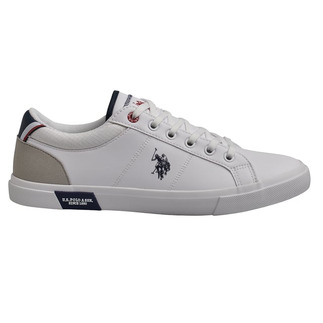 Inspiriert von der Tradition des Sports, entworfen für urbanen Stil.\n\n Die Sneaker von US POLO ASSN. bieten ein klares Design, das perfekt zu jedem Sportoutfit passt.\n Das Obermaterial aus Kunstleder verleiht Stil und Struktur, während die rutschfeste Gummisohle für sicheren Stand sorgt. Sie verfügen über das Markenlogo an der Seite und kontrastierende Details für ein unverwechselbares Finish.\n\n Details:\n - Obermaterial aus glattem, strapazierfähigem und pflegeleichtem Kunstleder.\n - Kontrastfarbener, gepolsterter Kragen mit Netzstruktur für zusätzlichen Komfort.\n - Schnürverschluss mit Metallösen für sicheren Sitz.\n - US Polo Assn.-Institutslogo an der Seite, der Zunge und der Sohle.\n - Weiße vulkanisierte Gummisohle mit verstärkter Spitze und seitlichem Markendetail.\n\n Ein sportliches Angebot, das Funktionalität und Stil vereint. Die perfekten Herren-Sneaker für alle, die alltägliche Leistung mit einem modernen und erkennbaren Design suchen.\n Komposition: Außenmaterial: Kunstleder, Innenmaterial: Textil, Sohle: Synthetik\n Pflege:\nMit einer weichen Bürste und neutraler Seife reinigen.\n Vermeiden Sie Maschinenwäsche.\n An der Luft trocknen lassen, vor direkter Sonneneinstrahlung schützen.