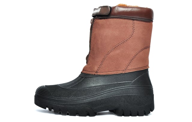 Face the colder seasons with confidence in the SE Cotswold Venture 2 Mens Waterproof Bootsa stylish and practical choice built for wet, wintery weather. Designed as a versatile all-season hybrid, the Venture 2 features a robust construction that blends durability with everyday comfort.
 The upper is crafted from luxury faux suede fabric for a refined outdoor look, while the lower foot is protected by a fully waterproof moulded rubber galoshperfect for tackling rain, puddles, and muddy ground. Inside, a thick textile fleece lining wraps your feet in cosy warmth, making every step feel like home.
 Getting in and out of the boots is quick and easy thanks to the front zip and hook-and-loop fastening system, which also helps ensure a snug, secure fit. A rugged rubber outsole provides dependable traction on a variety of surfaces, giving you grip and stability wherever your day takes you.
 Whether youre out walking the dog, running errands, or braving the elements, the Cotswold Venture 2 has you coveredwith weather protection, warmth, and timeless style.
 
 - Faux Suede Fabric upper
 - Waterproof rubber galosh
 - Easy on / off wear with the use of front zip and hook and loop strap
 - Thick textile fleece lining
 - Comfort cushioned insole
 - Cotswold branding
 
 Please note - this boot is only waterproof in the rubber galosh area and not in the Faux suede shaft of the boot so walking through very long wet grass or deeper water will render these boots not waterproof. 
 * Please note these boots come polybagged and are not boxed *