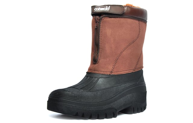 Face the colder seasons with confidence in the SE Cotswold Venture 2 Mens Waterproof Bootsa stylish and practical choice built for wet, wintery weather. Designed as a versatile all-season hybrid, the Venture 2 features a robust construction that blends durability with everyday comfort.
 The upper is crafted from luxury faux suede fabric for a refined outdoor look, while the lower foot is protected by a fully waterproof moulded rubber galoshperfect for tackling rain, puddles, and muddy ground. Inside, a thick textile fleece lining wraps your feet in cosy warmth, making every step feel like home.
 Getting in and out of the boots is quick and easy thanks to the front zip and hook-and-loop fastening system, which also helps ensure a snug, secure fit. A rugged rubber outsole provides dependable traction on a variety of surfaces, giving you grip and stability wherever your day takes you.
 Whether youre out walking the dog, running errands, or braving the elements, the Cotswold Venture 2 has you coveredwith weather protection, warmth, and timeless style.
 
 - Faux Suede Fabric upper
 - Waterproof rubber galosh
 - Easy on / off wear with the use of front zip and hook and loop strap
 - Thick textile fleece lining
 - Comfort cushioned insole
 - Cotswold branding
 
 Please note - this boot is only waterproof in the rubber galosh area and not in the Faux suede shaft of the boot so walking through very long wet grass or deeper water will render these boots not waterproof. 
 * Please note these boots come polybagged and are not boxed *