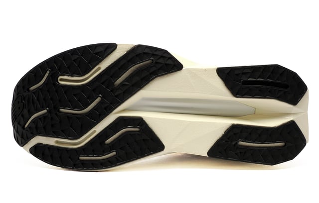 NEW IN  2025 MODEL & COLOUR
 The New Balance FuelCell Propel v5 women's Running Shoes are engineered for runners who demand both comfort and performance in every stride. Built with energy return and cushioning as top priorities, this versatile running shoe is designed to accommodate a wide range of running styles, making it an excellent choice for seasoned athletes.
 At the heart of the FuelCell Propel v5 is New Balances innovative FuelCell midsole technology, which delivers exceptional responsiveness and propulsion, helping you push forward with every step. Whether you're training for a marathon, tackling your daily runs, or simply looking for an ultra-comfortable athletic shoe, the Propel v5 ensures a smooth and energized ride.
 With a perfect balance of cushioning, support, and energy return, the New Balance FuelCell Propel v5 is crafted for runners who want to experience maximum comfort and efficiencyno matter their pace or distance.
 - NEW IN  2025 MODEL & COLOUR
 - Textile / Synthetic mix upper
 - FuelCell midsole cushioning foam
 - Soft padded heel & ankle collar
 - Lace closure
 - Durable outsole
 - Comfort cushioned insole
 - New Balance branding