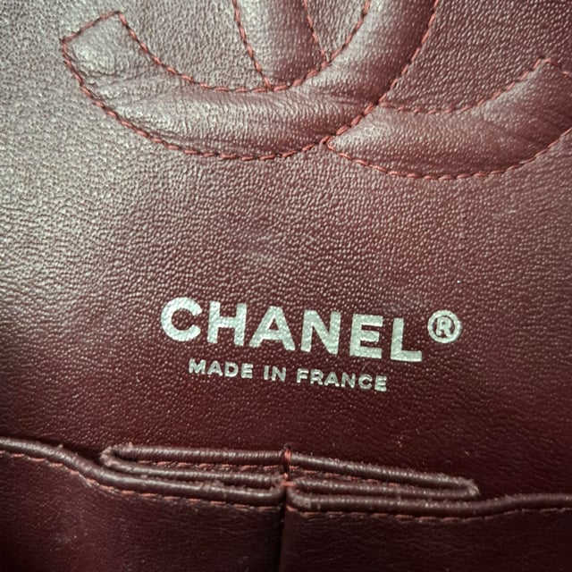 VINTAGE, RRP AS NEW
A timeless icon of Parisian elegance, the Chanel Medium Double Flap Bag in black caviar leather is the ultimate investment piece. Its signature diamond quilting, silver-tone CC turn-lock, and leather-threaded chain strap embody the house’s heritage of effortless sophistication. The structured silhouette opens to reveal an inner flap and a rich burgundy leather interior, complete with thoughtfully placed pockets — a masterclass in both form and function.


Chanel Caviar Quilted Medium Double Flap Bag in Black Leather
Condition: Excellent
Signs of wear: No retail tag, No visible sign of wear.,  light wear on interior
Packaging: Dust bag
Color: black
Material: Leather | leather
Size: One Size | One Size
Measurements: Width: 60; Height: 165; Length: 250
SKU: NAPPUGBBA504139W